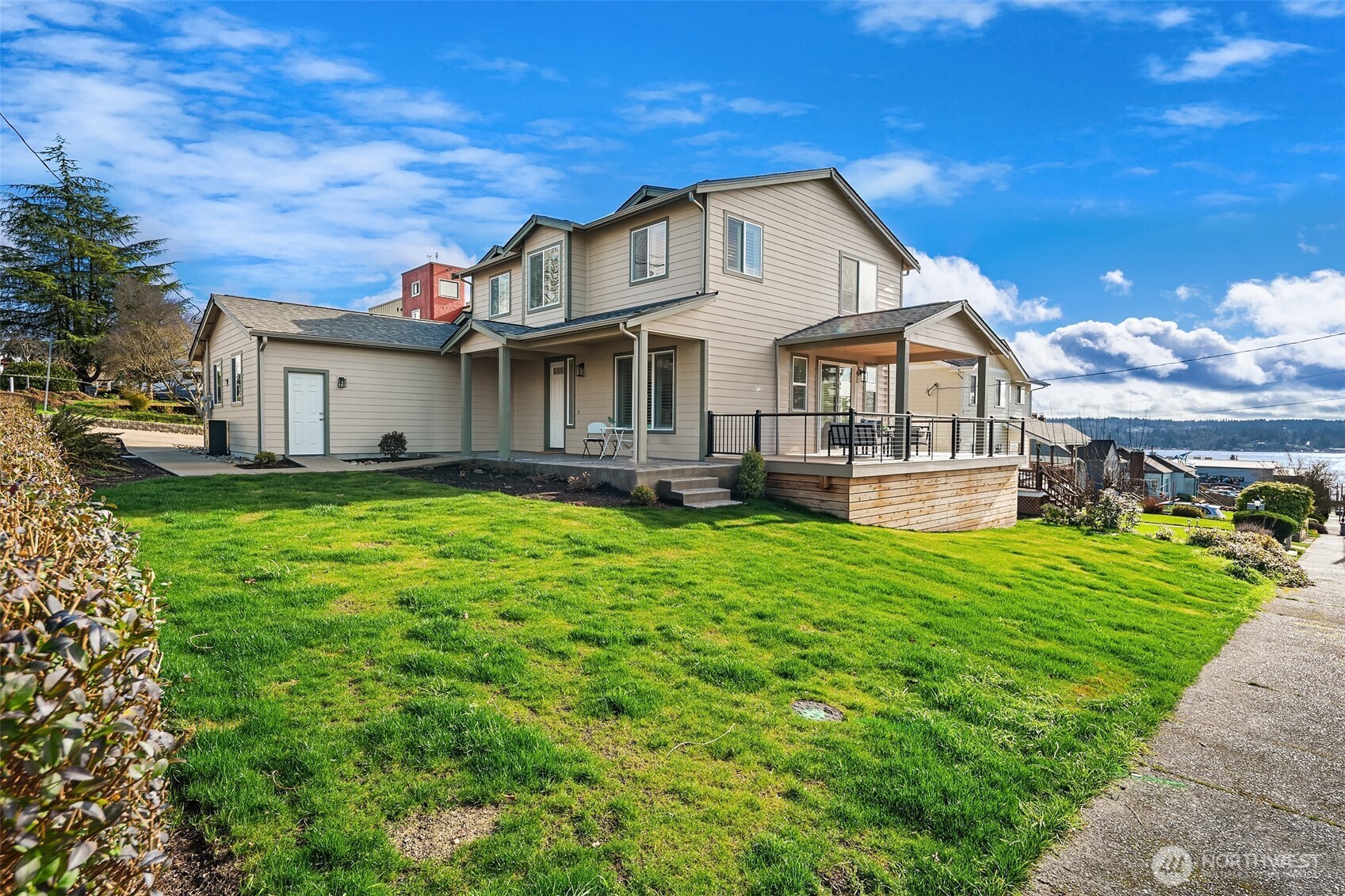 2401 E 16th Street , Bremerton, WA 98310