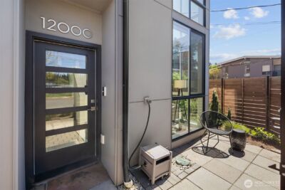 12000 31st Avenue NE, Seattle, WA 98125 - Photo 2