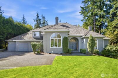 15885 SE 62nd St , Bellevue, WA 98006