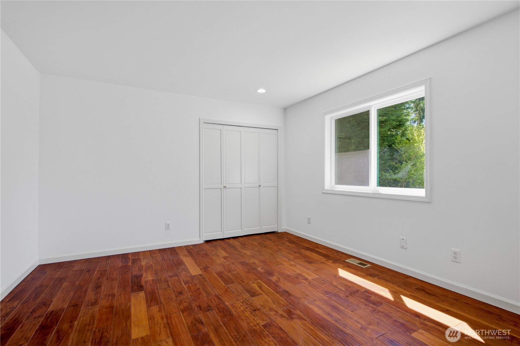 15885 SE 62nd St , Bellevue, WA 98006