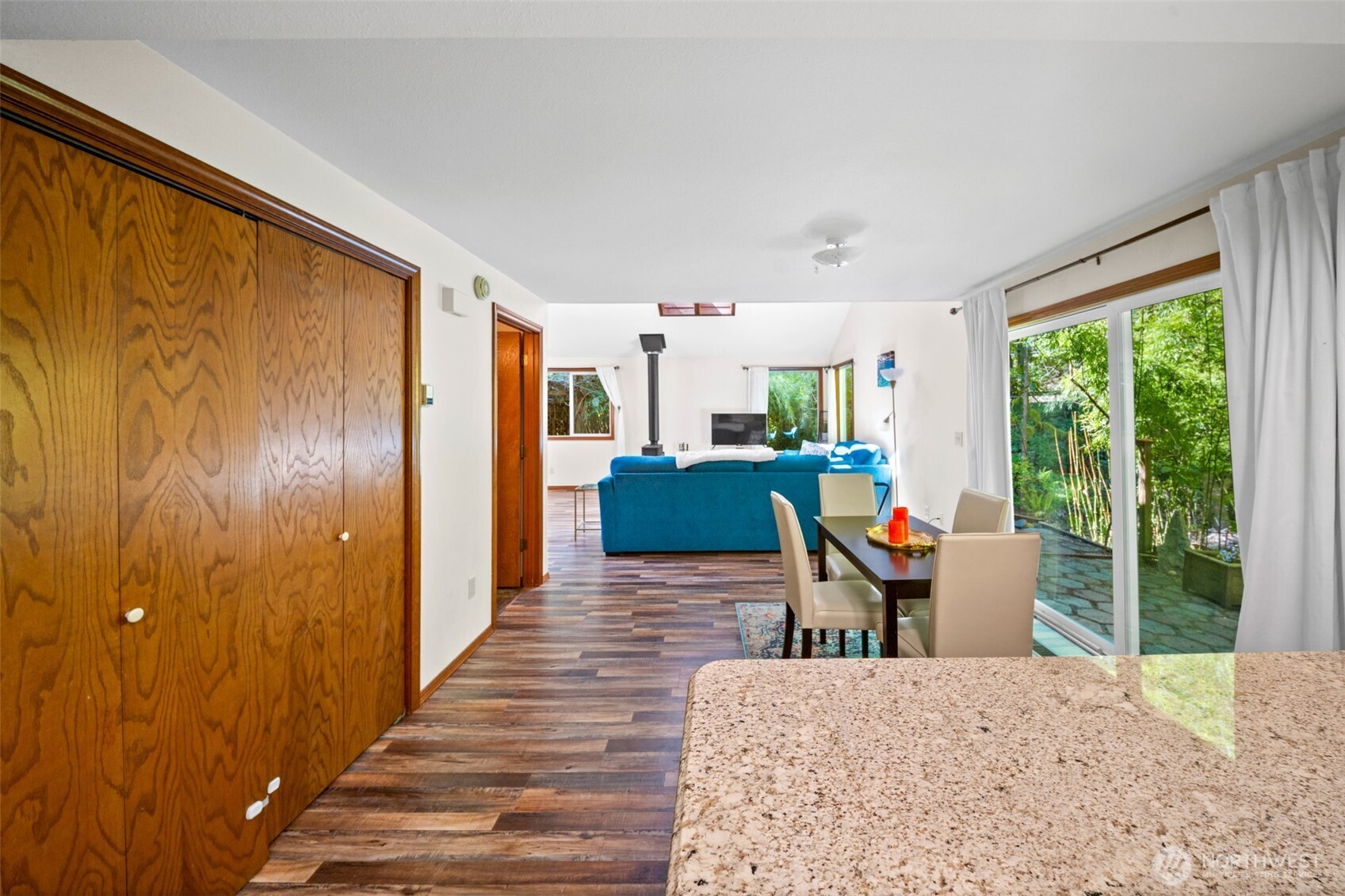 8518 Lake Lucinda Drive SW, Olympia, WA 98512