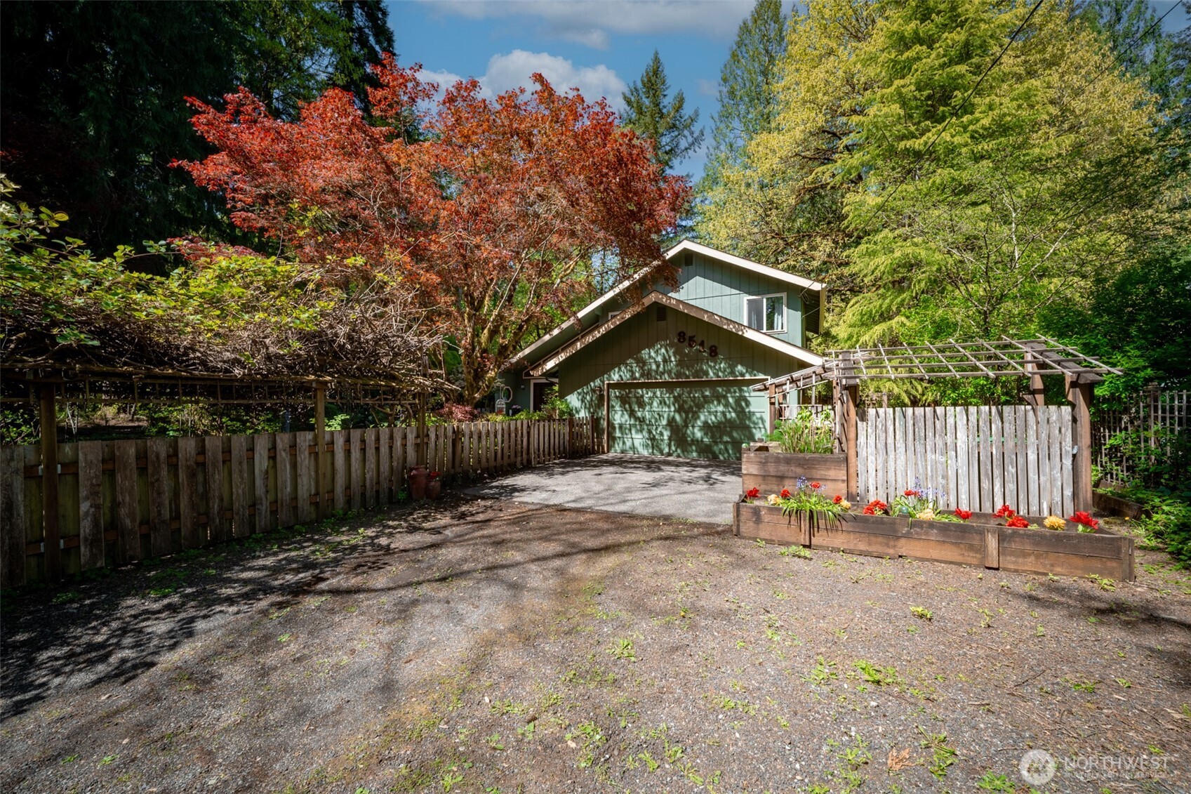 8518 Lake Lucinda Drive SW, Olympia, WA 98512