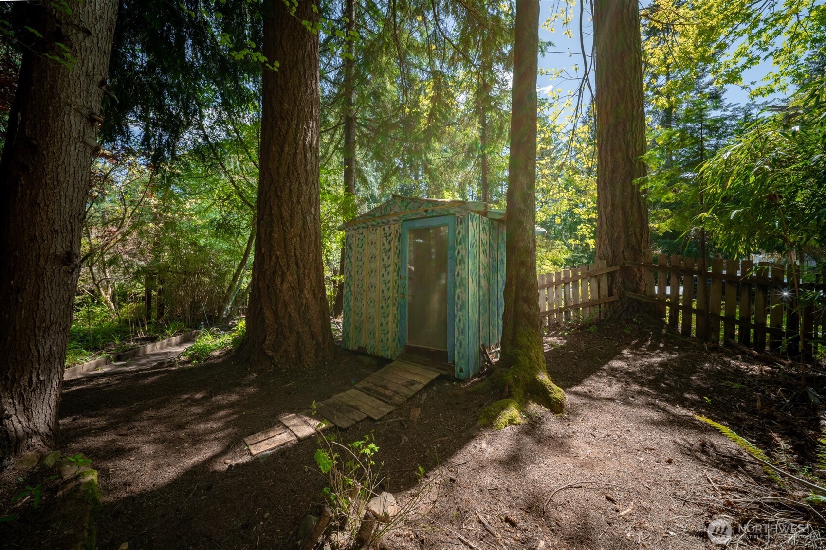 8518 Lake Lucinda Drive SW, Olympia, WA 98512