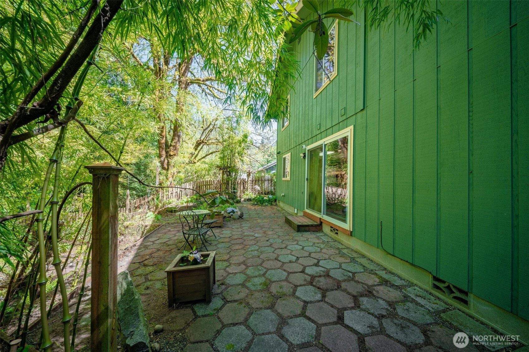 8518 Lake Lucinda Drive SW, Olympia, WA 98512