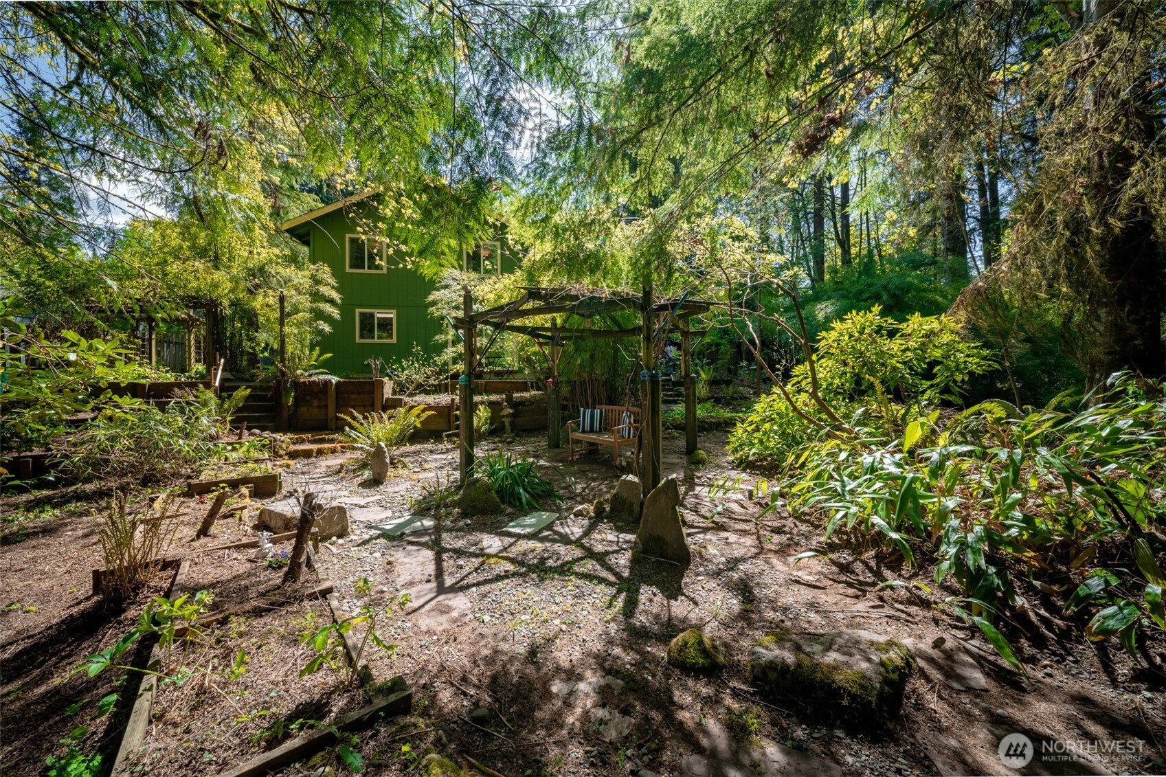 8518 Lake Lucinda Drive SW, Olympia, WA 98512