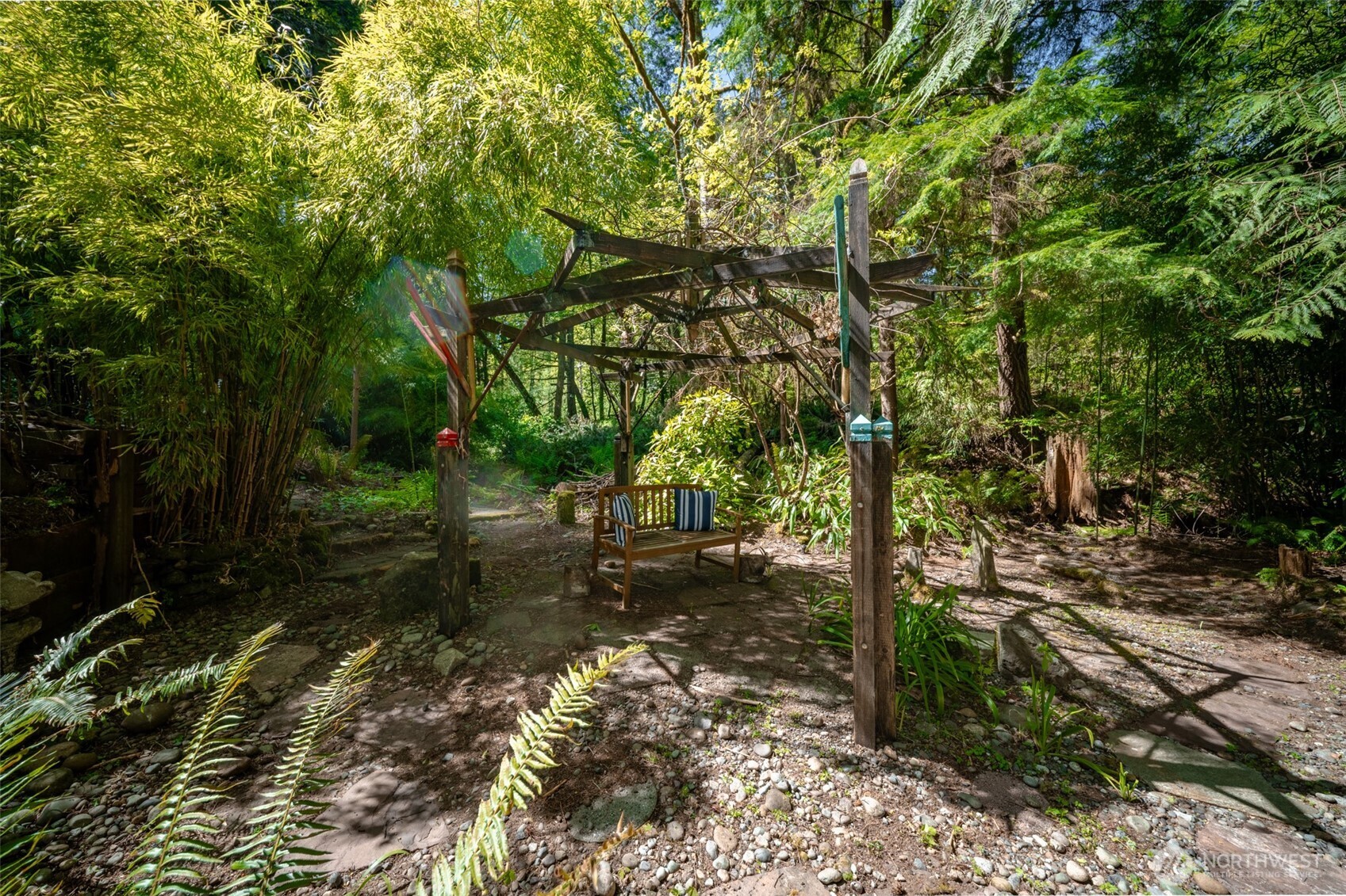 8518 Lake Lucinda Drive SW, Olympia, WA 98512