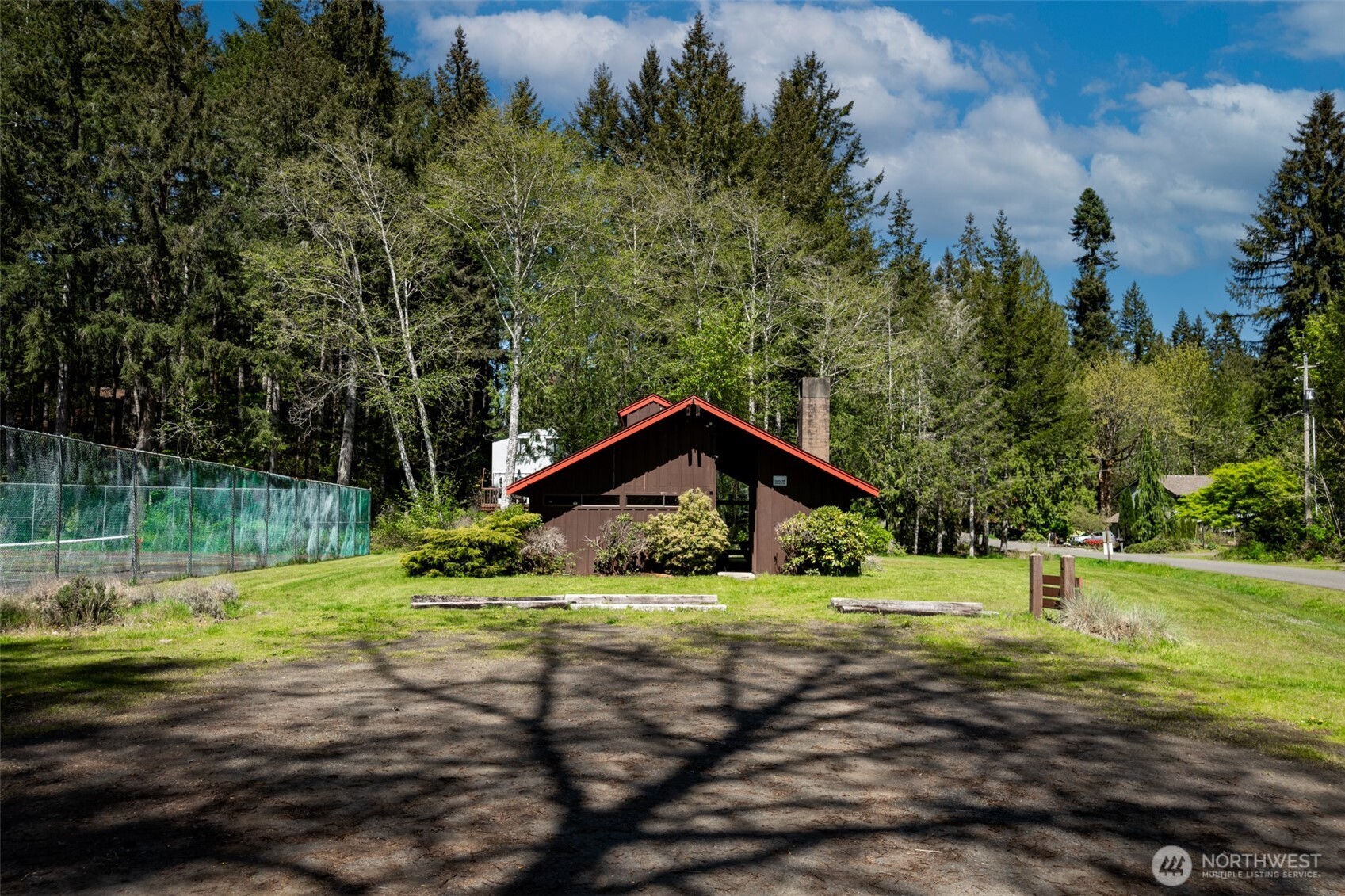 8518 Lake Lucinda Drive SW, Olympia, WA 98512