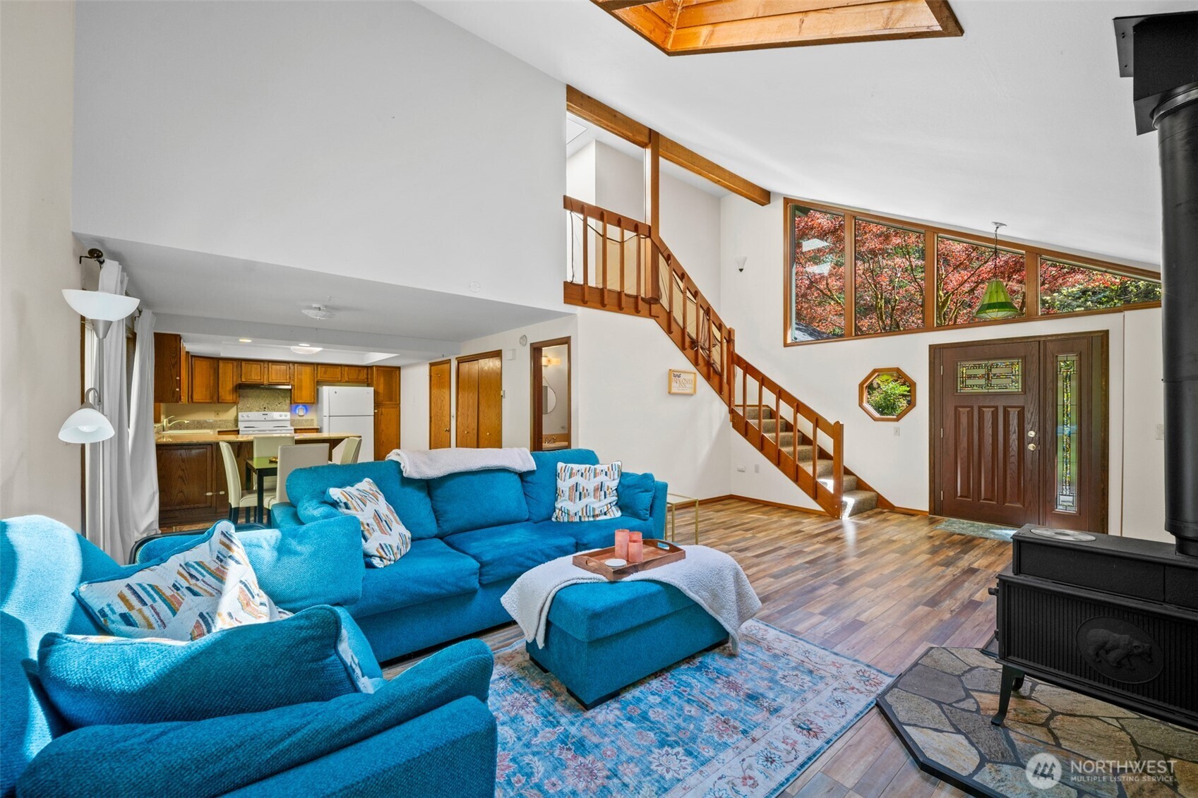 8518 Lake Lucinda Drive SW, Olympia, WA 98512