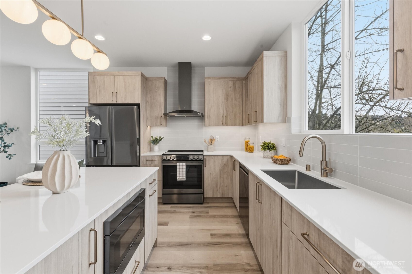 811 NW 63rd Street #A, Seattle, WA 98107