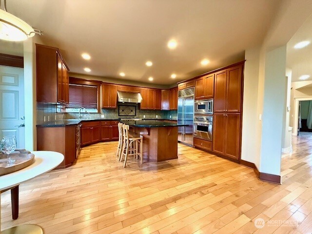 23419 NE 10th Place , Sammamish, WA 98074