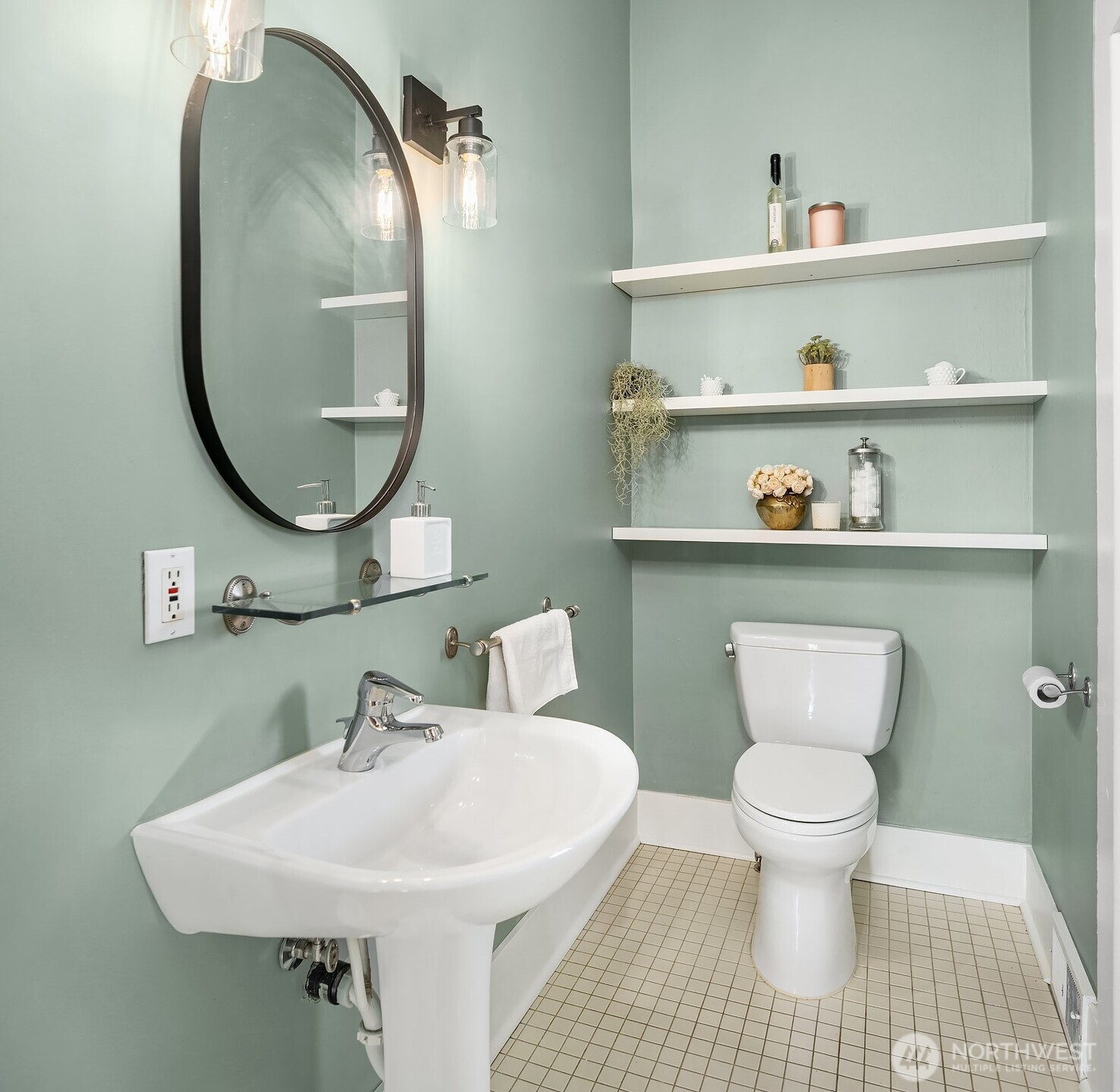 2434 S Irving Street , Seattle, WA 98144-3728