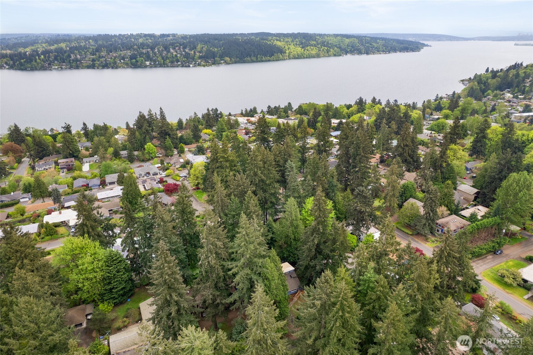 15822 34th Avenue NE, Lake Forest Park, WA 98155