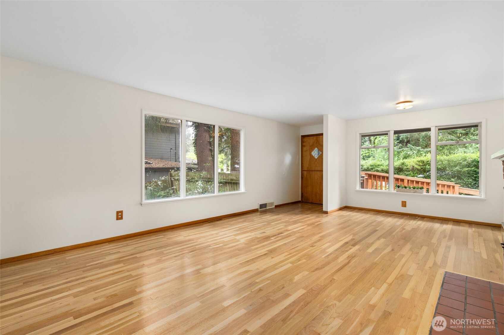 15822 34th Avenue NE, Lake Forest Park, WA 98155