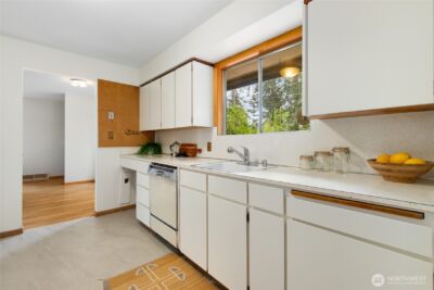 15822 34th Avenue NE, Lake Forest Park, WA 98155 - Photo 8