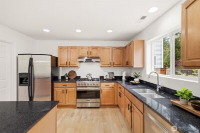 2108 250th Place SE, Sammamish, WA 98075 - Photo 7