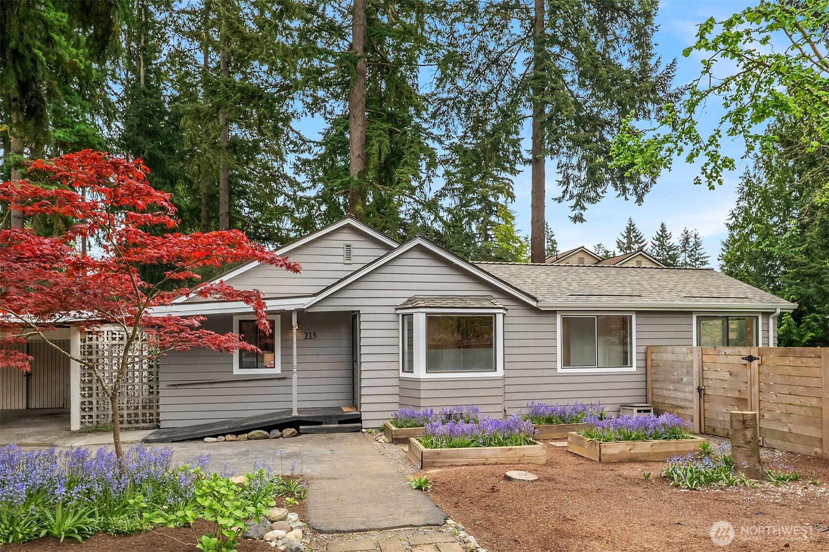 215 NW 130th Street , Seattle, WA 98177