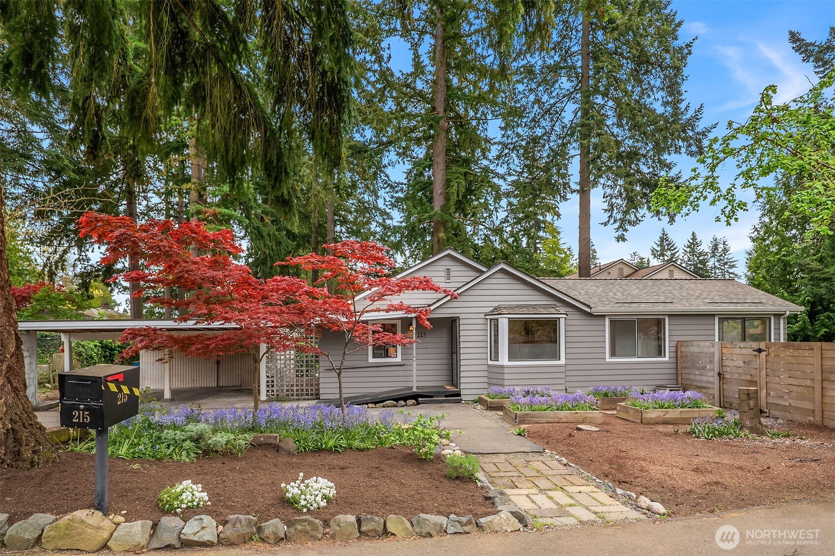 215 NW 130th Street , Seattle, WA 98177
