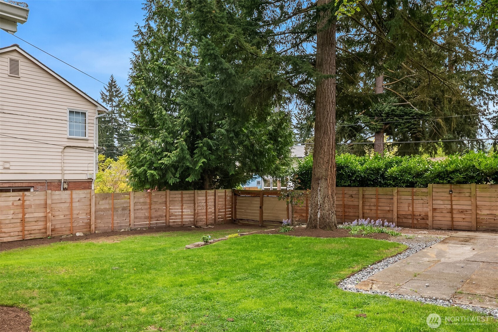 215 NW 130th Street , Seattle, WA 98177