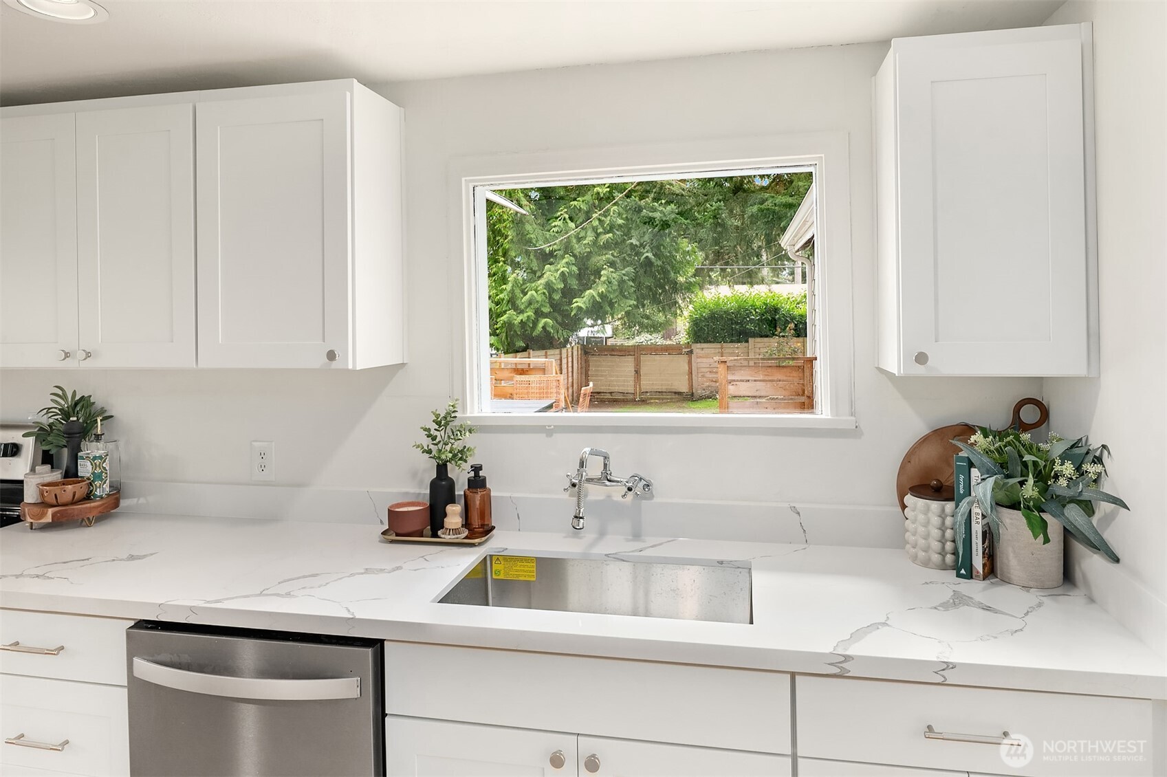 215 NW 130th Street , Seattle, WA 98177