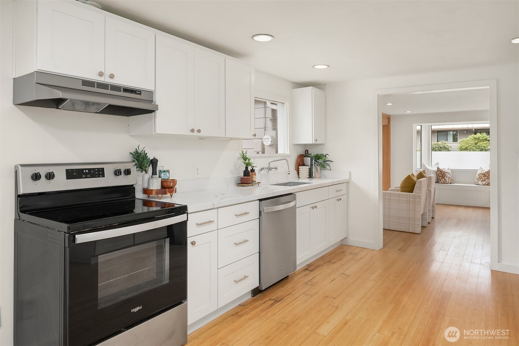215 NW 130th Street , Seattle, WA 98177