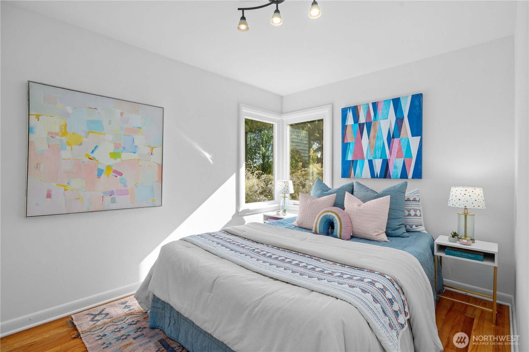 3020 36th Avenue W, Seattle, WA 98199