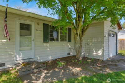 5709 91st Place NE, Marysville, WA 98270 - Photo 3