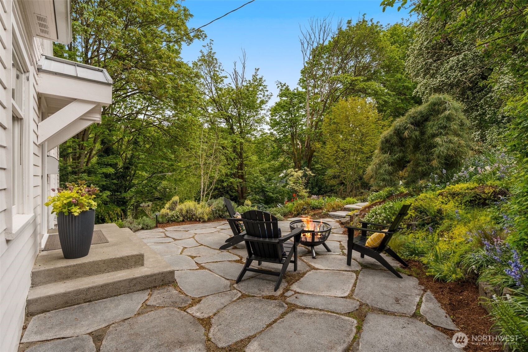 316 W Newell Street , Seattle, WA 98119