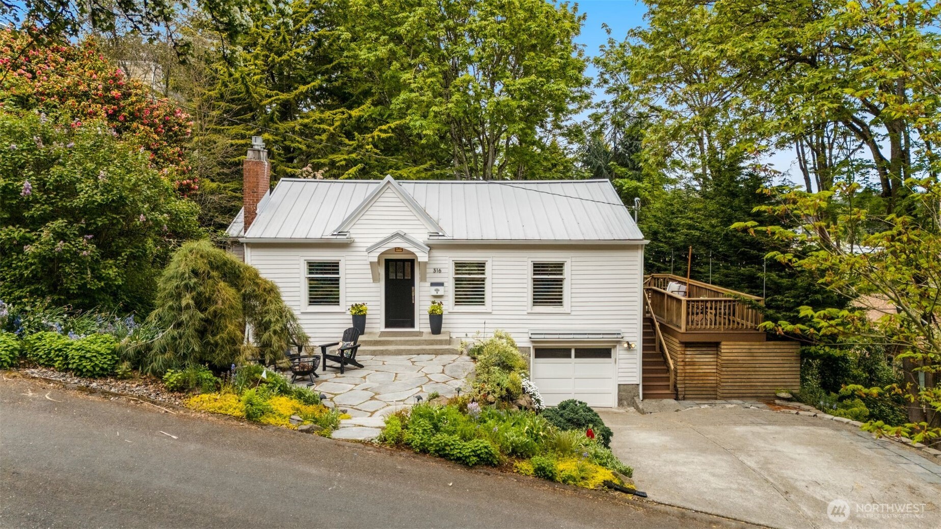 316 W Newell Street , Seattle, WA 98119