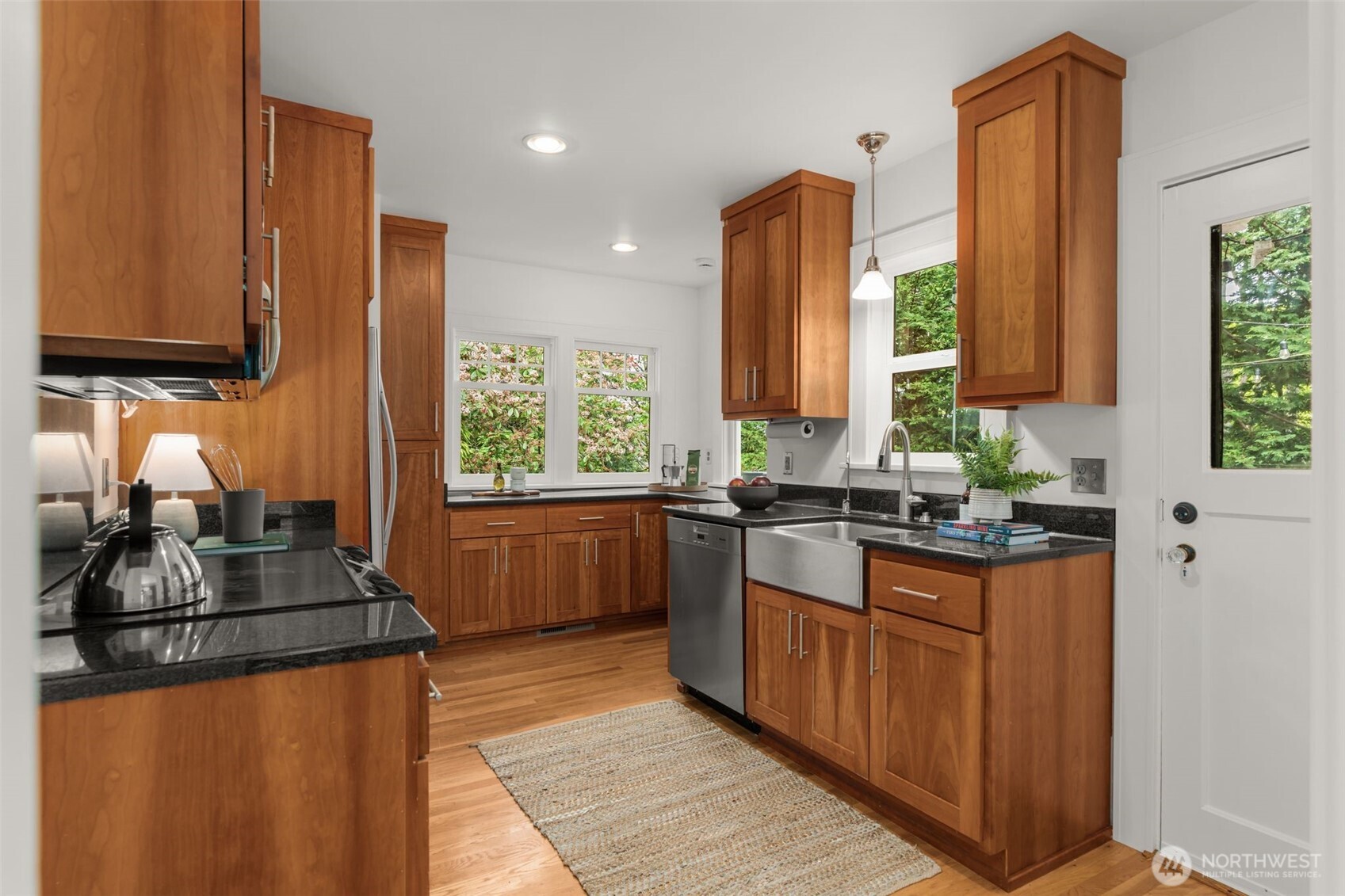 316 W Newell Street , Seattle, WA 98119