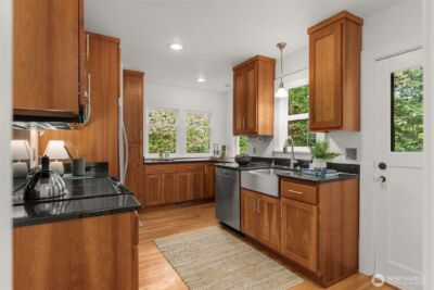 316 W Newell Street , Seattle, WA 98119 - Photo 8