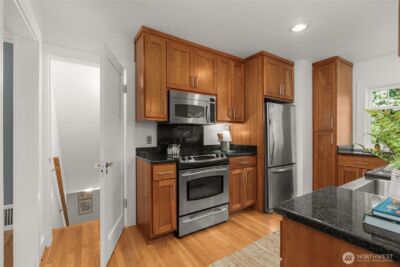 316 W Newell Street , Seattle, WA 98119 - Photo 9