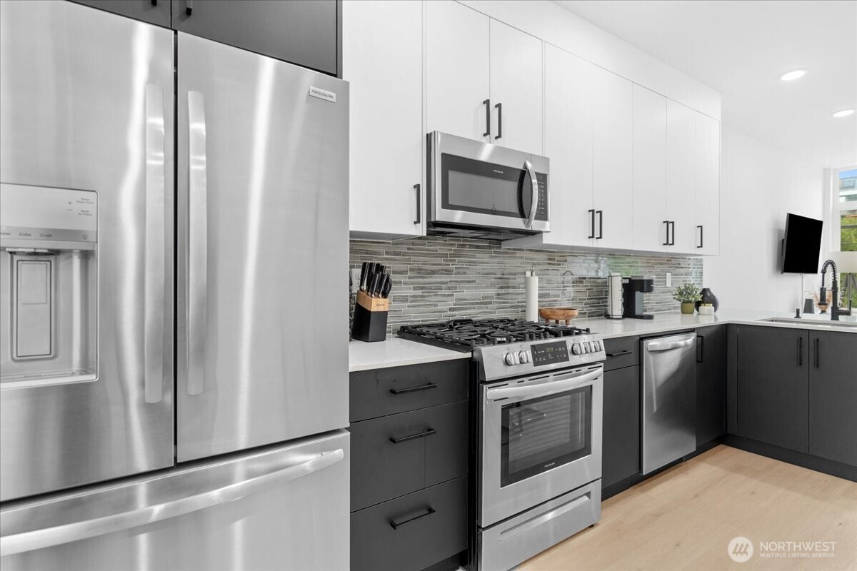 4301 26th Avenue SW, Seattle, WA 98106