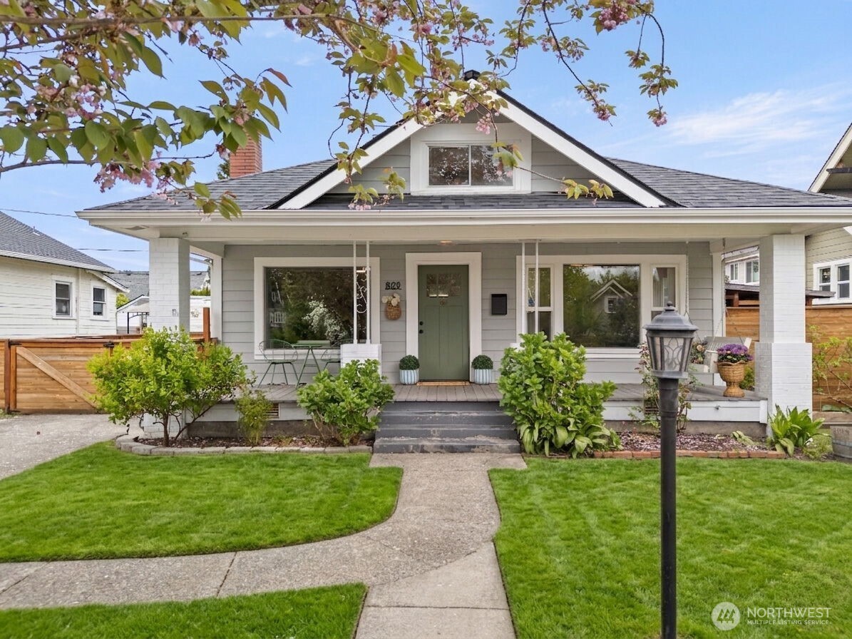 809 Sumner Avenue , Sumner, WA 98390