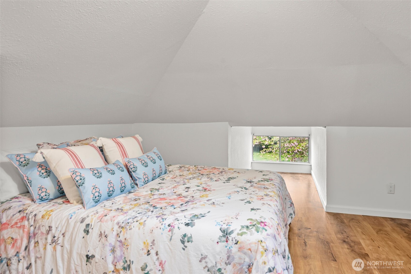 809 Sumner Avenue , Sumner, WA 98390