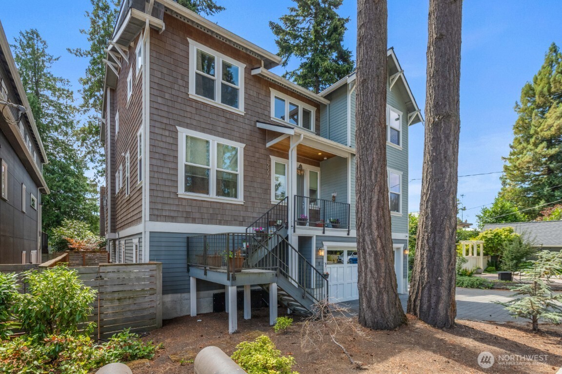 1227 NE 88th Street , Seattle, WA 98115
