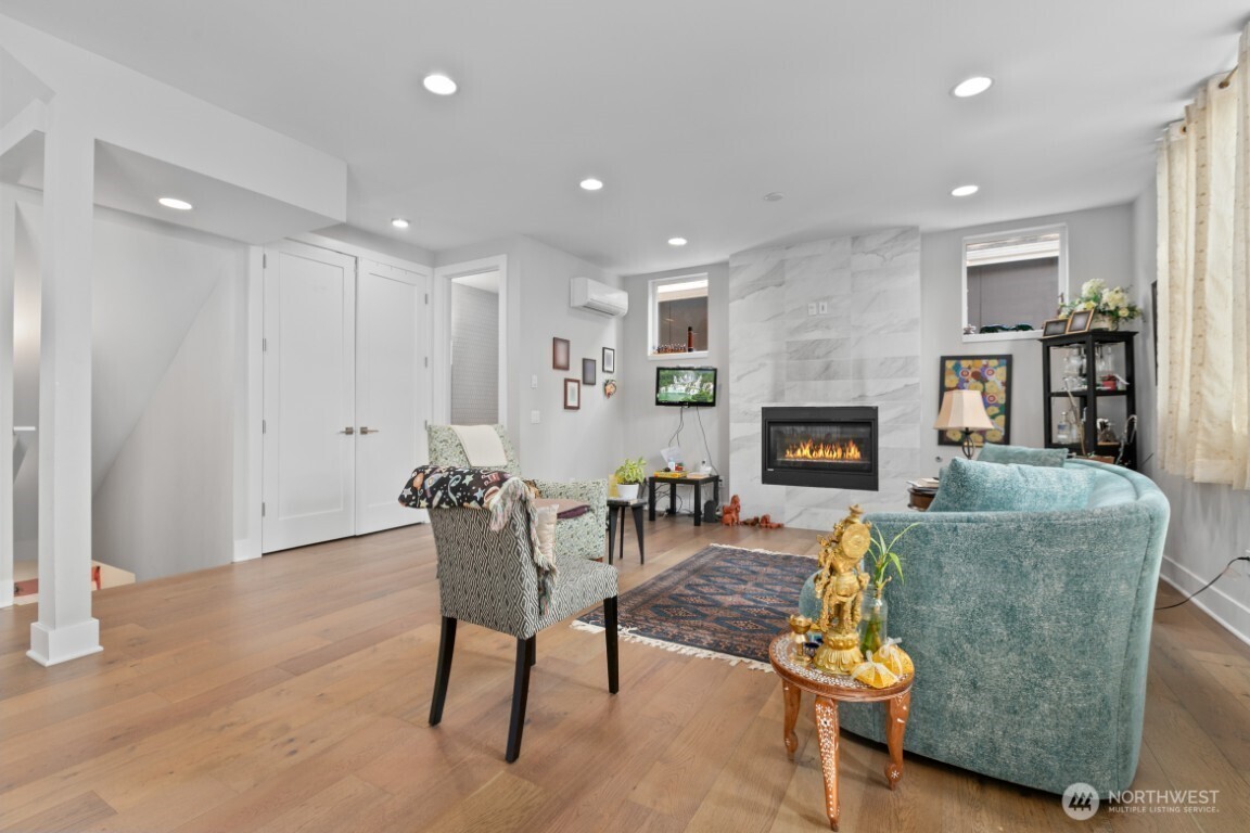 1227 NE 88th Street , Seattle, WA 98115