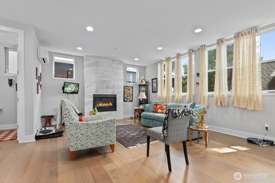 1227 NE 88th Street , Seattle, WA 98115