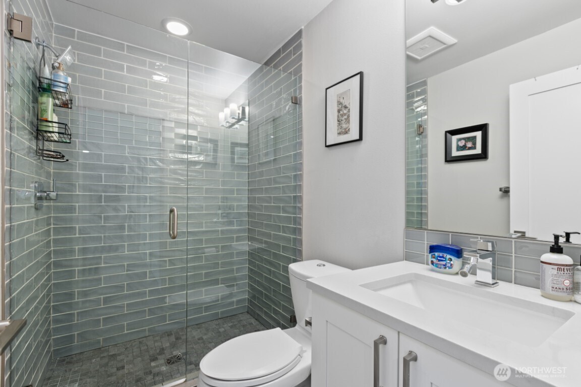 1227 NE 88th Street , Seattle, WA 98115