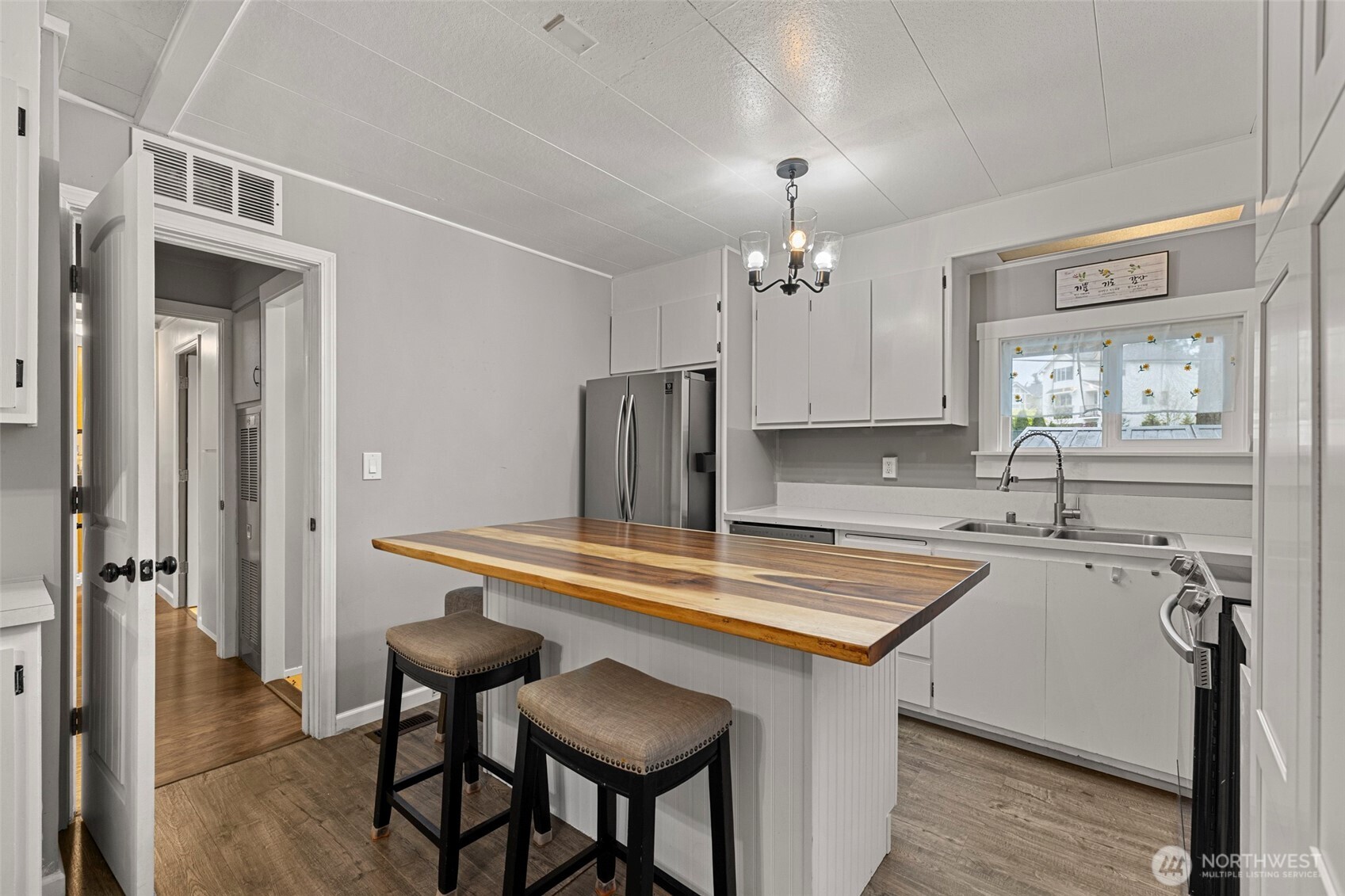 23121 Edmonds Way #1, Edmonds, WA 98020