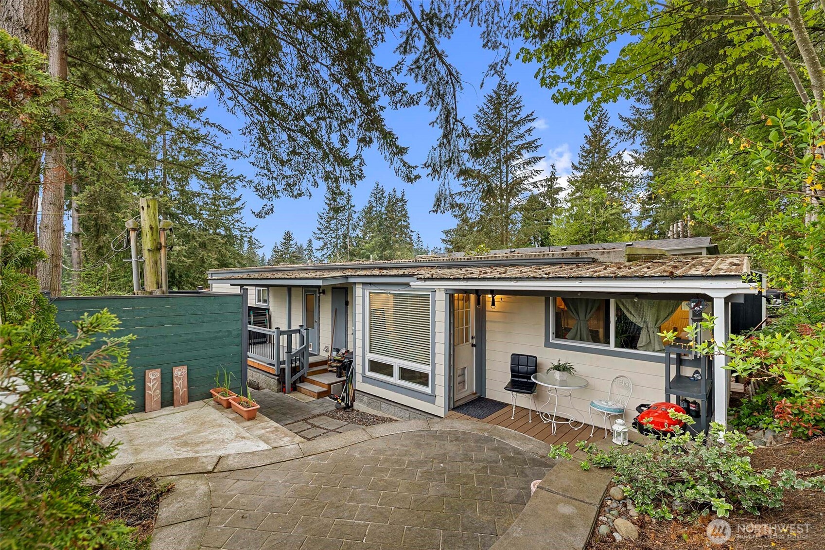 23121 Edmonds Way #1, Edmonds, WA 98020