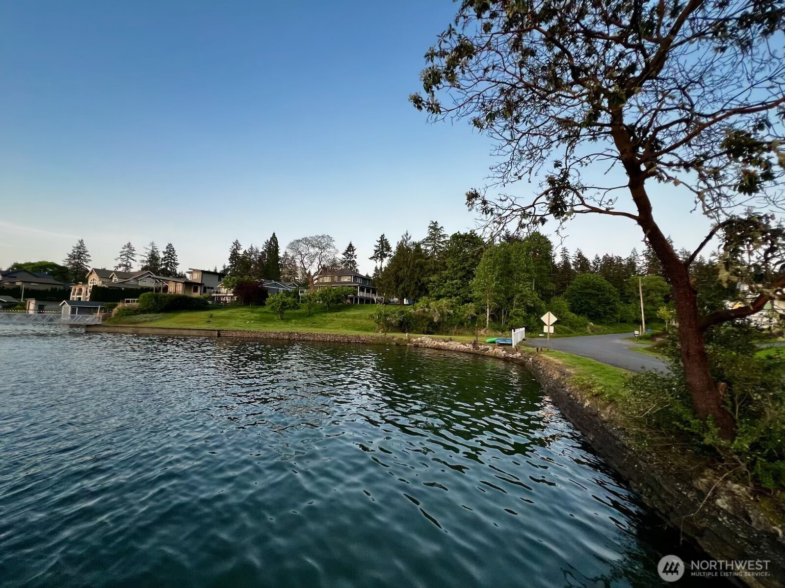 582 North Shore Blvd , Fox Island, WA 98333