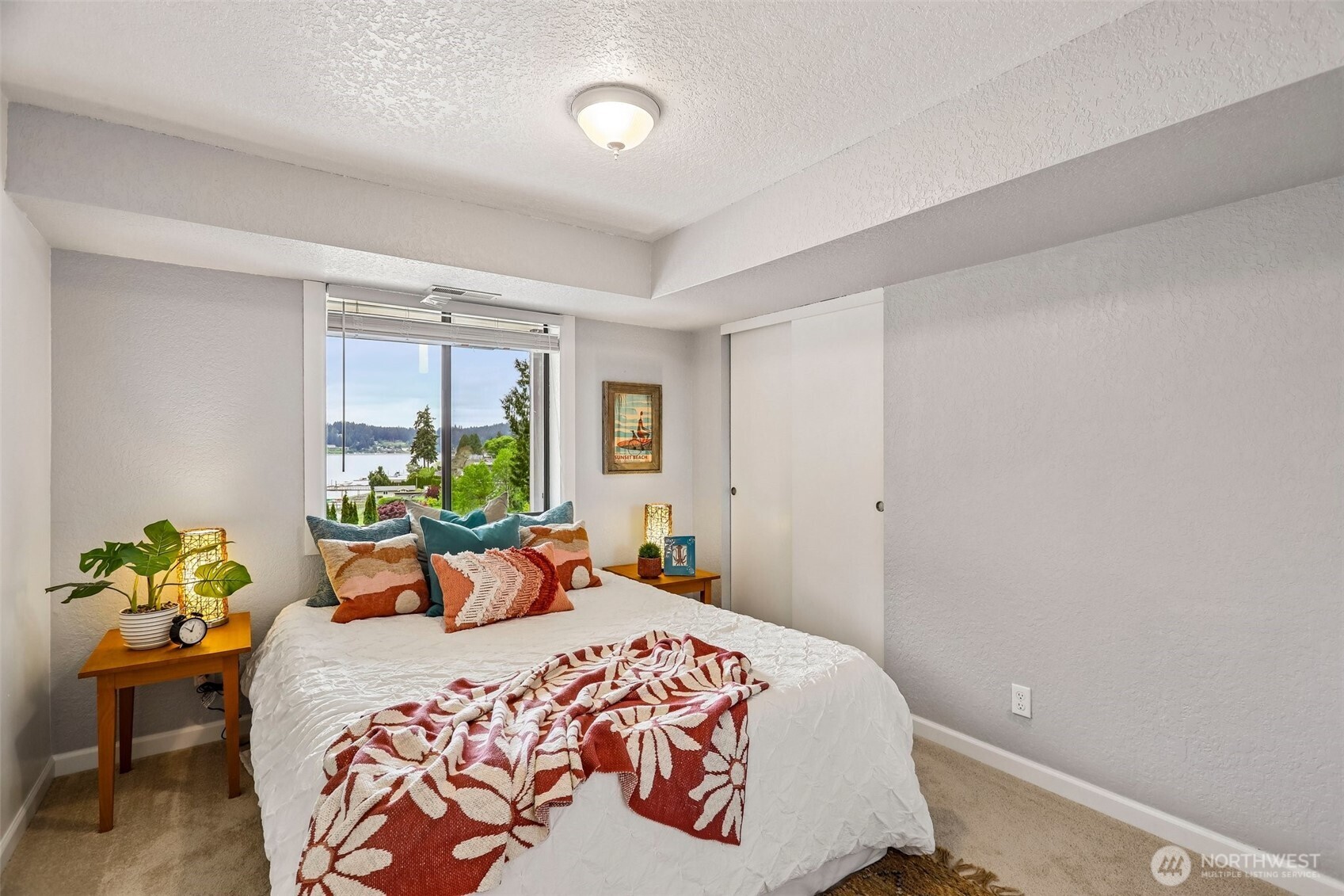 582 North Shore Blvd , Fox Island, WA 98333