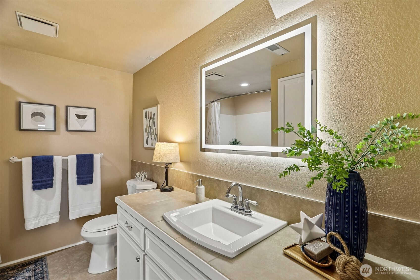 582 North Shore Blvd , Fox Island, WA 98333