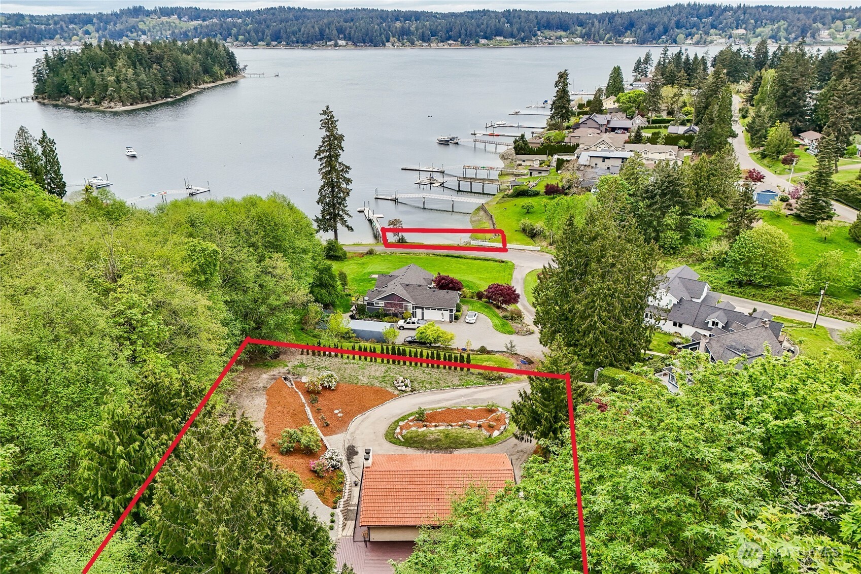582 North Shore Blvd , Fox Island, WA 98333