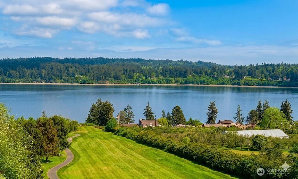 5043 Bradshaw Road , Freeland, WA 98249-9429