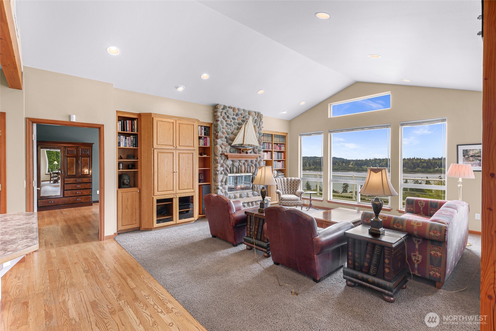 5043 Bradshaw Road , Freeland, WA 98249-9429