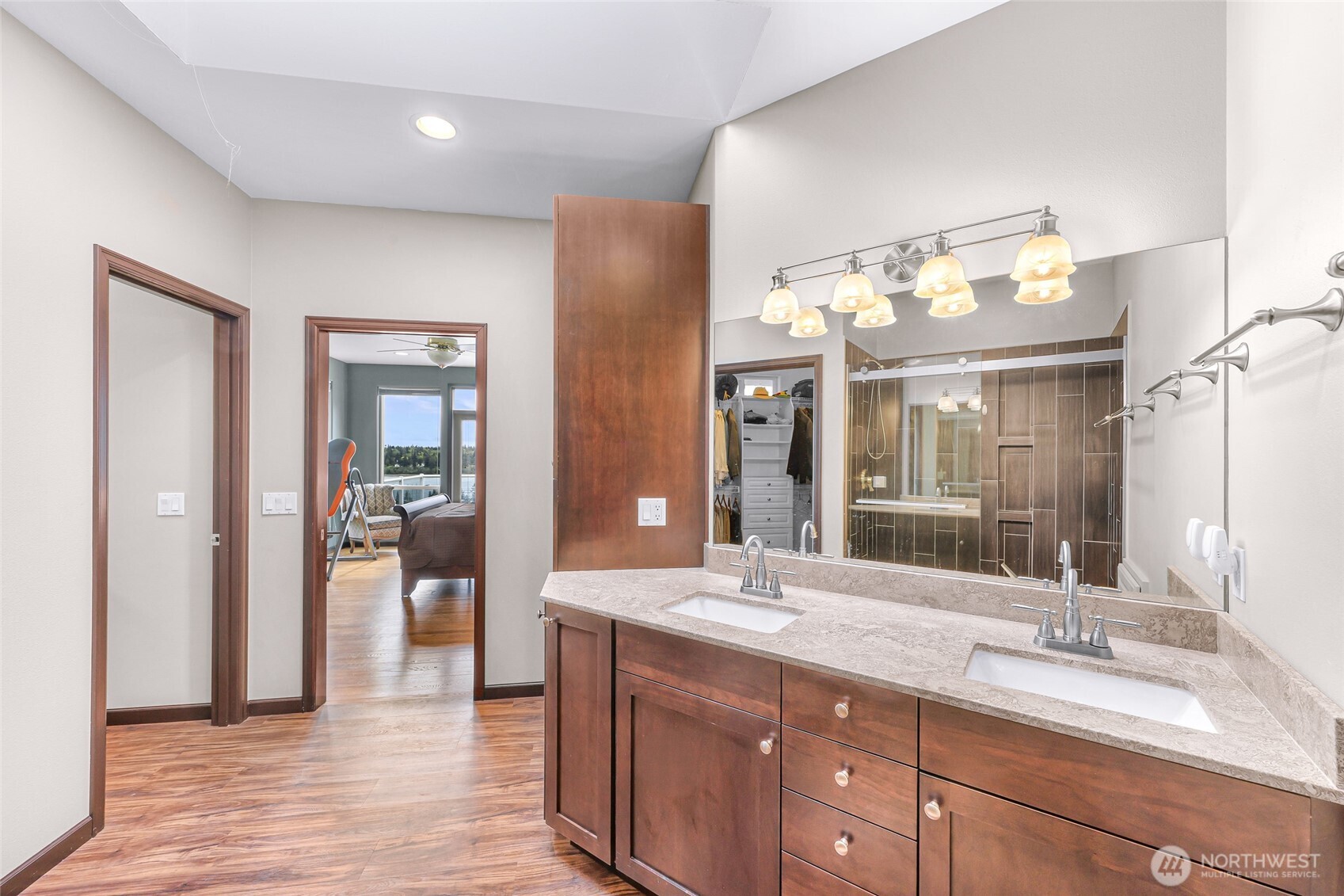5043 Bradshaw Road , Freeland, WA 98249-9429