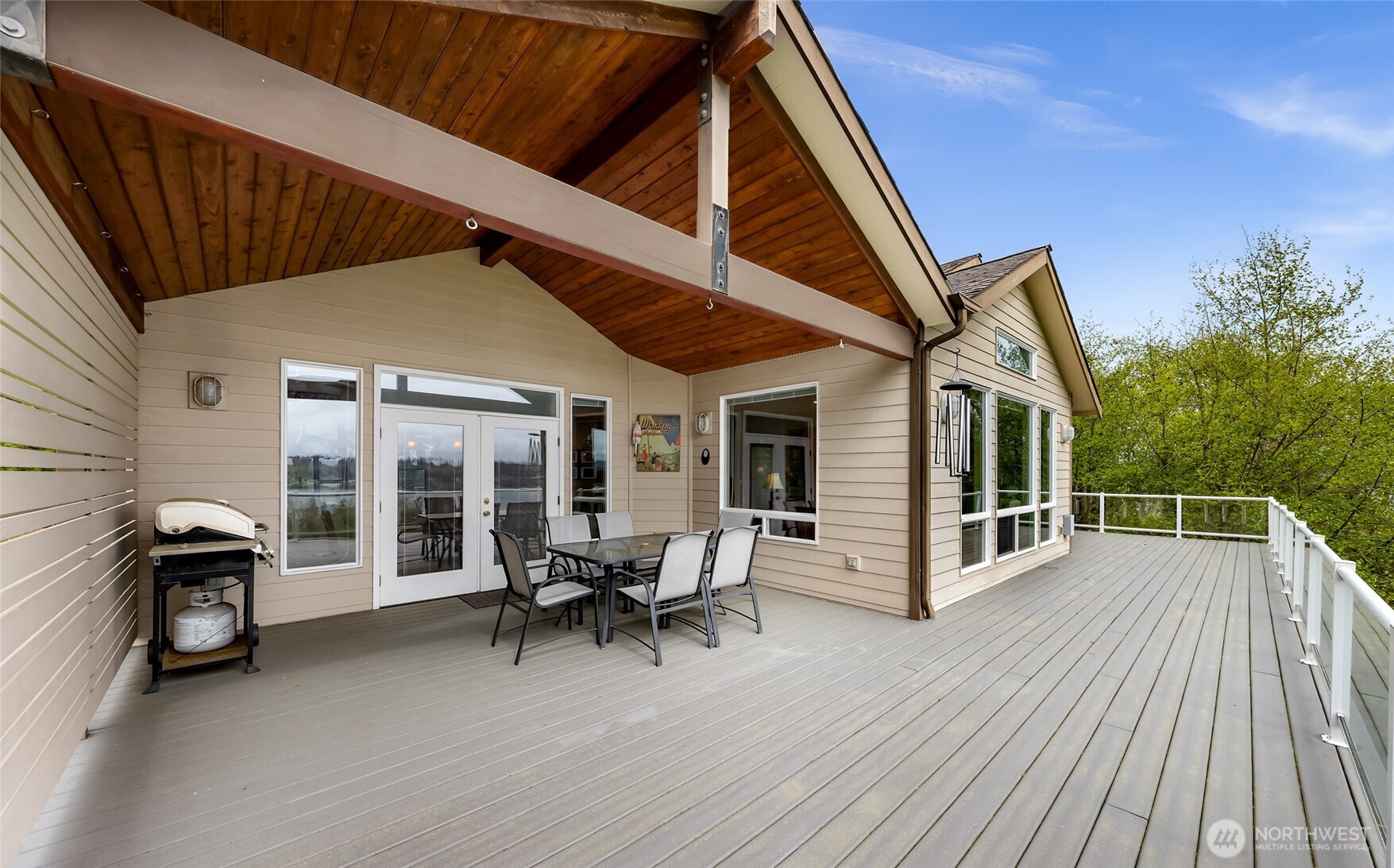 5043 Bradshaw Road , Freeland, WA 98249-9429