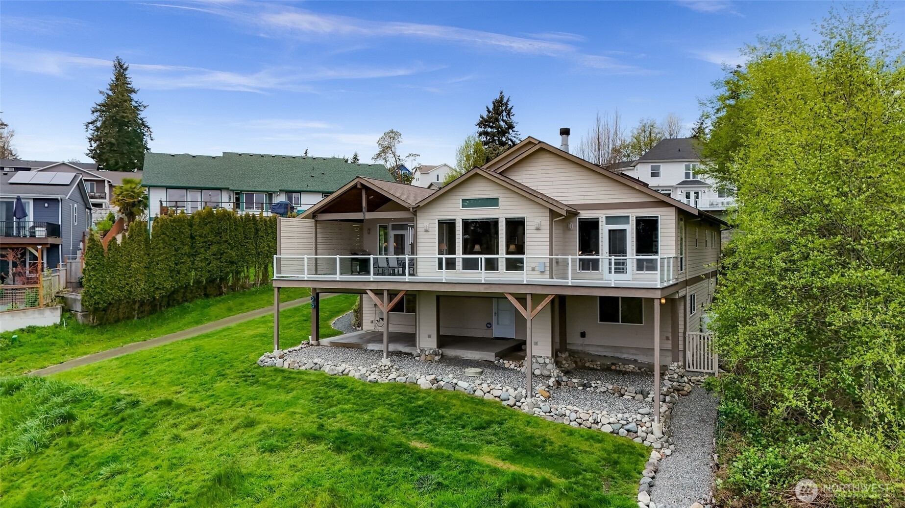 5043 Bradshaw Road , Freeland, WA 98249-9429