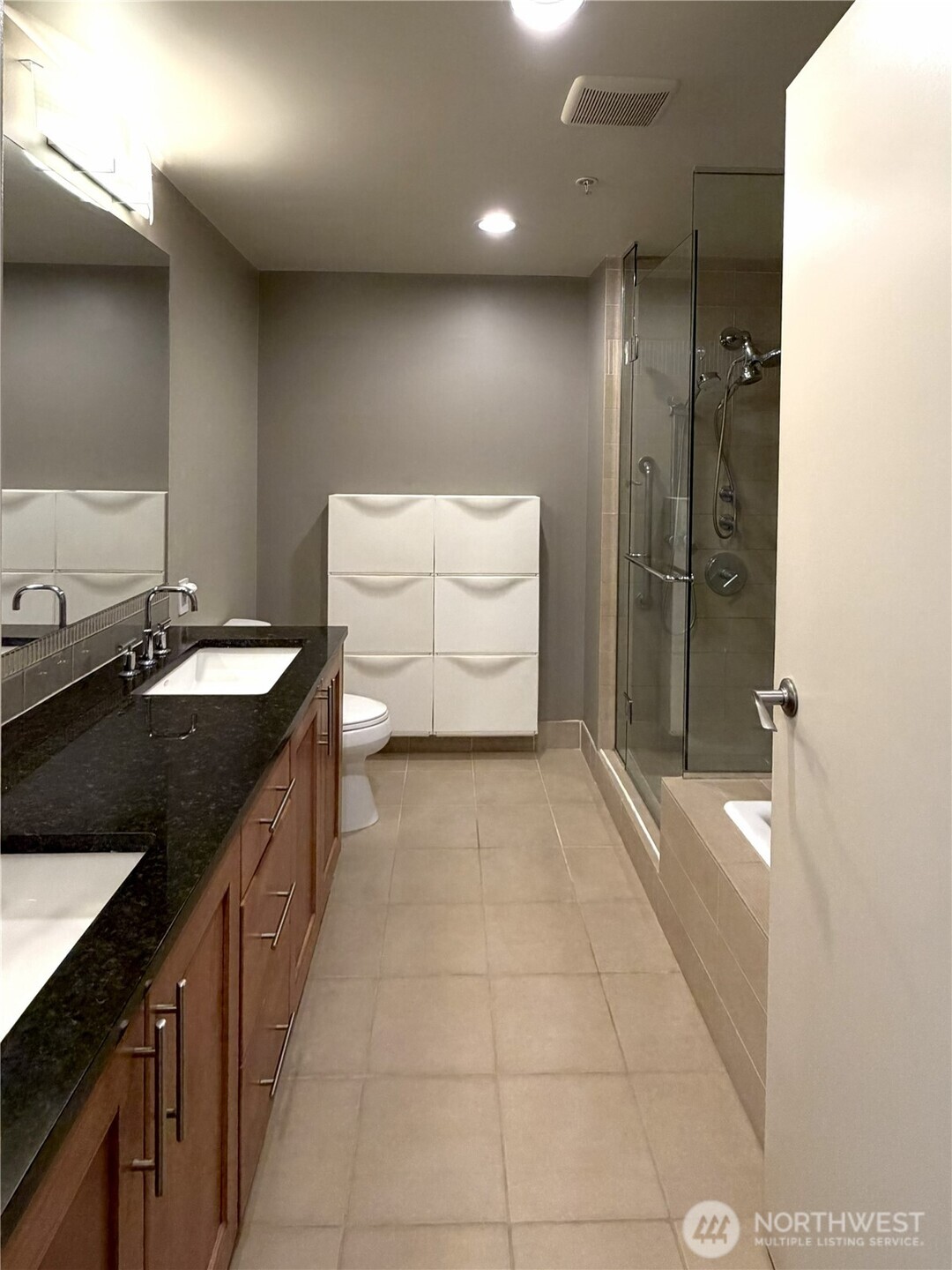10610 NE 9th Place #509, Bellevue, WA 98004